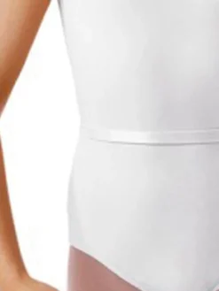 Bloch hvid dragt m.bælte u. ærme til piger