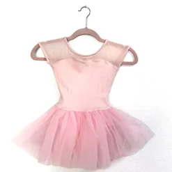 Capezio rosa dragt med påsyet tutu skørt