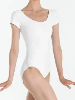 Dragt med korte ærmer i hvid fra Wear Moi