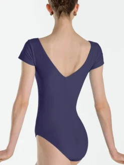 Dragt med korte ærmer i navy fra Wear Moi