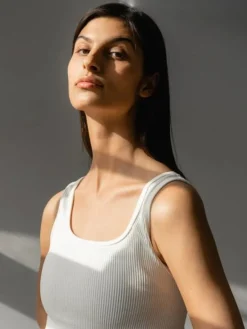 Drop of mindfulness hvid seamless rib top