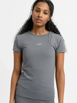 Drop of Mindfulness Juni t-shirt i mat grå