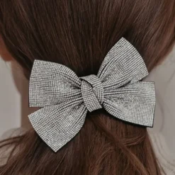 Flot hårsløjfe med sølv sten