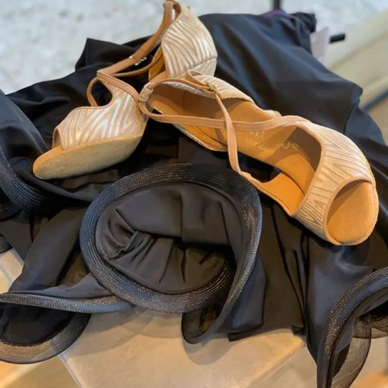 Flot sort nederdel til dans til piger - Ready4dance