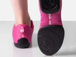 Fuschia farvet dansesneaker i åndbar strik til damer - Suny