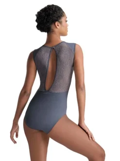 Grå dragt m. blonde og flot ryg fra ballet Rosa