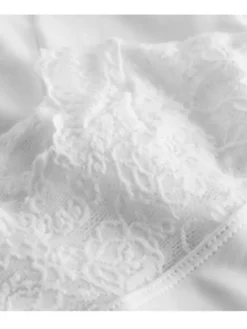 Hvid dragt med blonde foroven So Danca