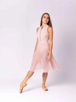 Rosa langt pull on mesh skørt fra Mara Dancewear