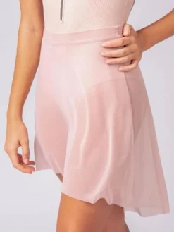 Rosa pull on mesh skørt fra Mara Dancewear