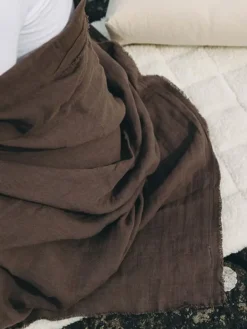 Simple Days yogasjal i mørkebrun