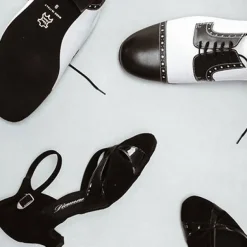 Sort dansesko fra Diamant i ruskind og lak