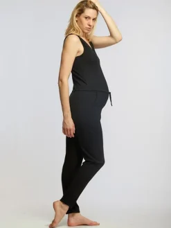 Sort løs heldragt med bredde stropper