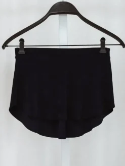 Sort pull on skørt fra Bullet Pointe