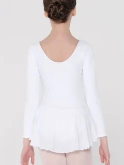 Wear Moi dragt med påsyet skørt i hvid